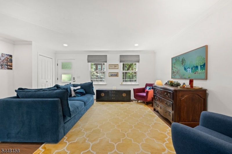 304 9th St image 2
