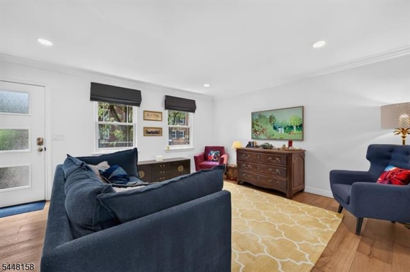 304 9th St image 3