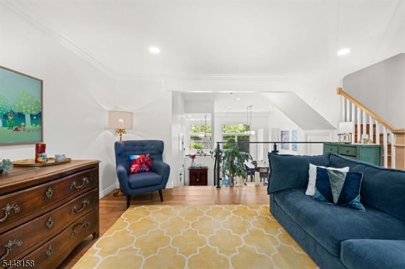 304 9th St image 4
