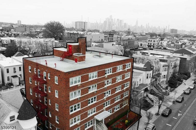 154 Bowers St #2D image 2