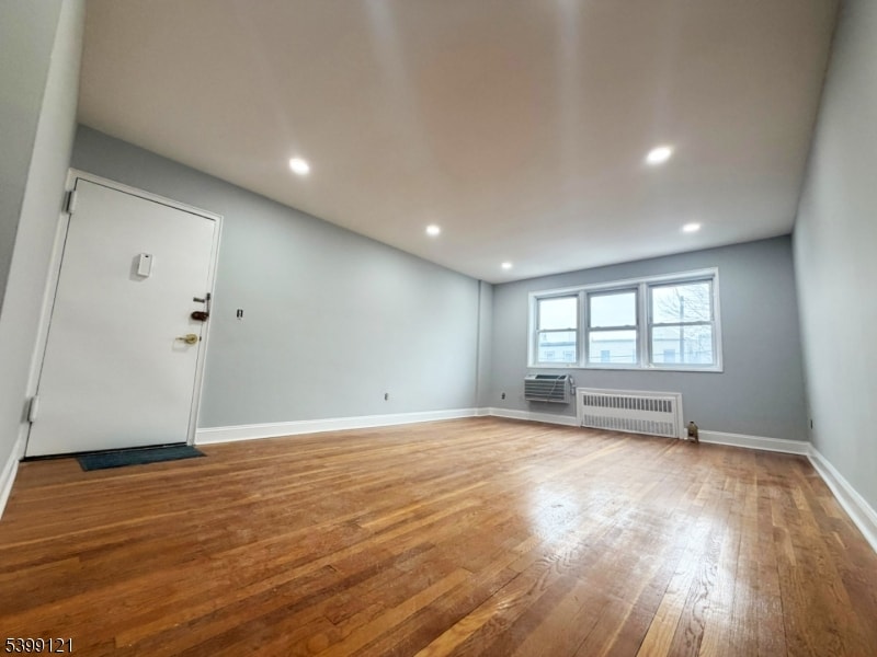 154 Bowers St #2D image 3