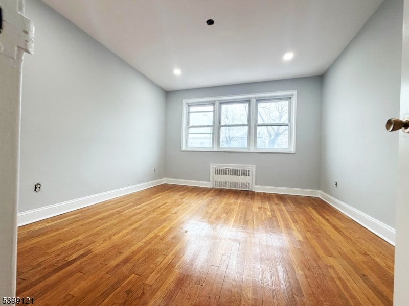154 Bowers St #2D image 5