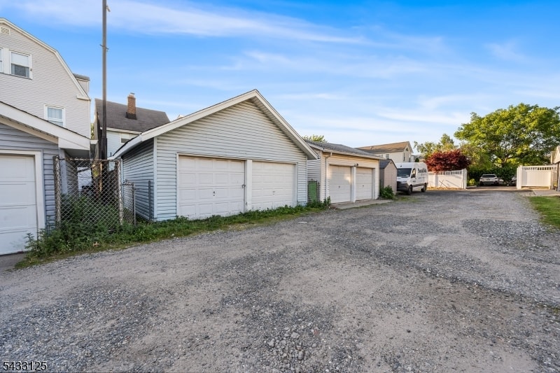 416 Belgrove Dr image 35