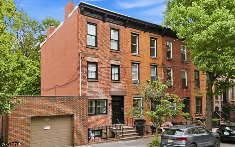 260 5th St image 32