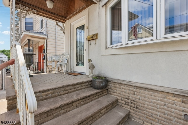 18 Patterson St image 3