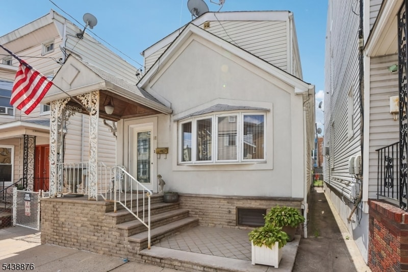 18 Patterson St image 4