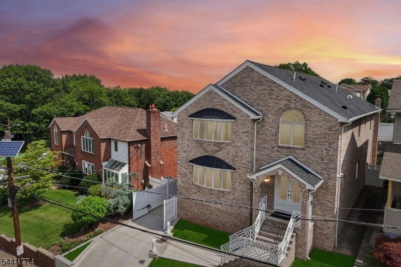 11 Linden Ave image 1