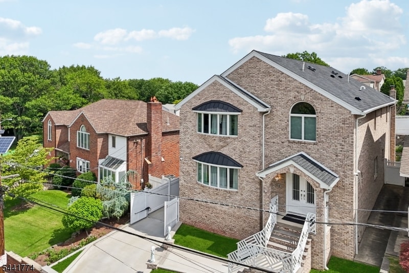 11 Linden Ave image 2