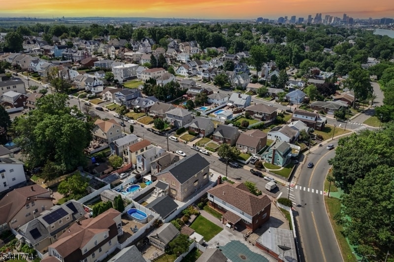 11 Linden Ave image 5